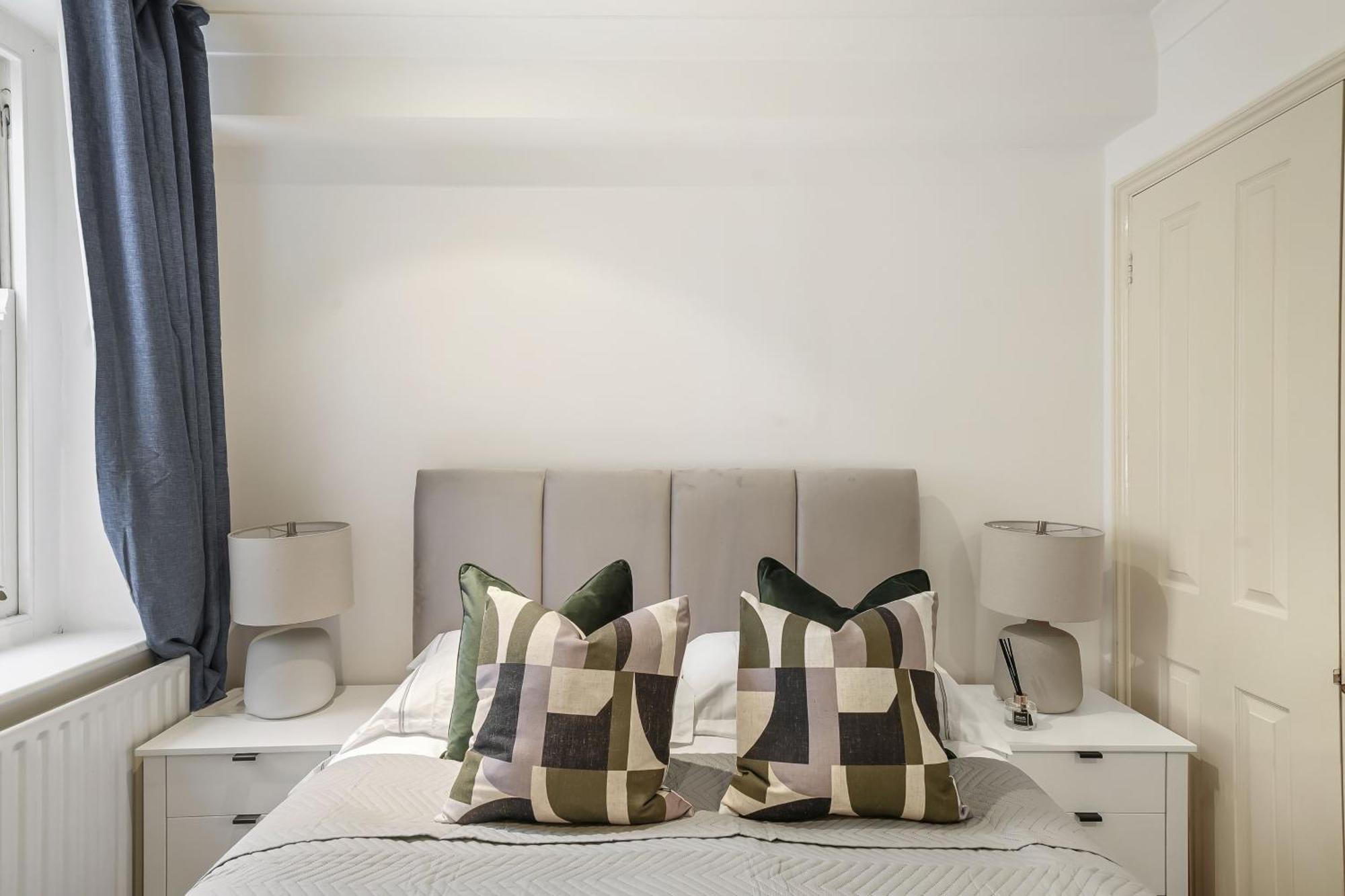 Appartement 1br & 2br Apts By Livestay Short Lets & Serviced With Free Wifi *