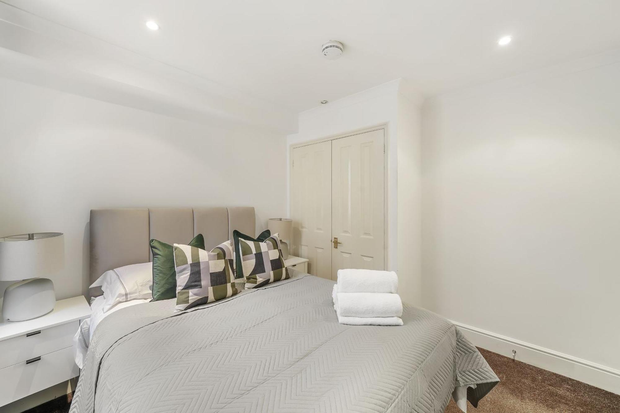 1br & 2br Apts By Livestay Short Lets & Serviced With Free Wifi