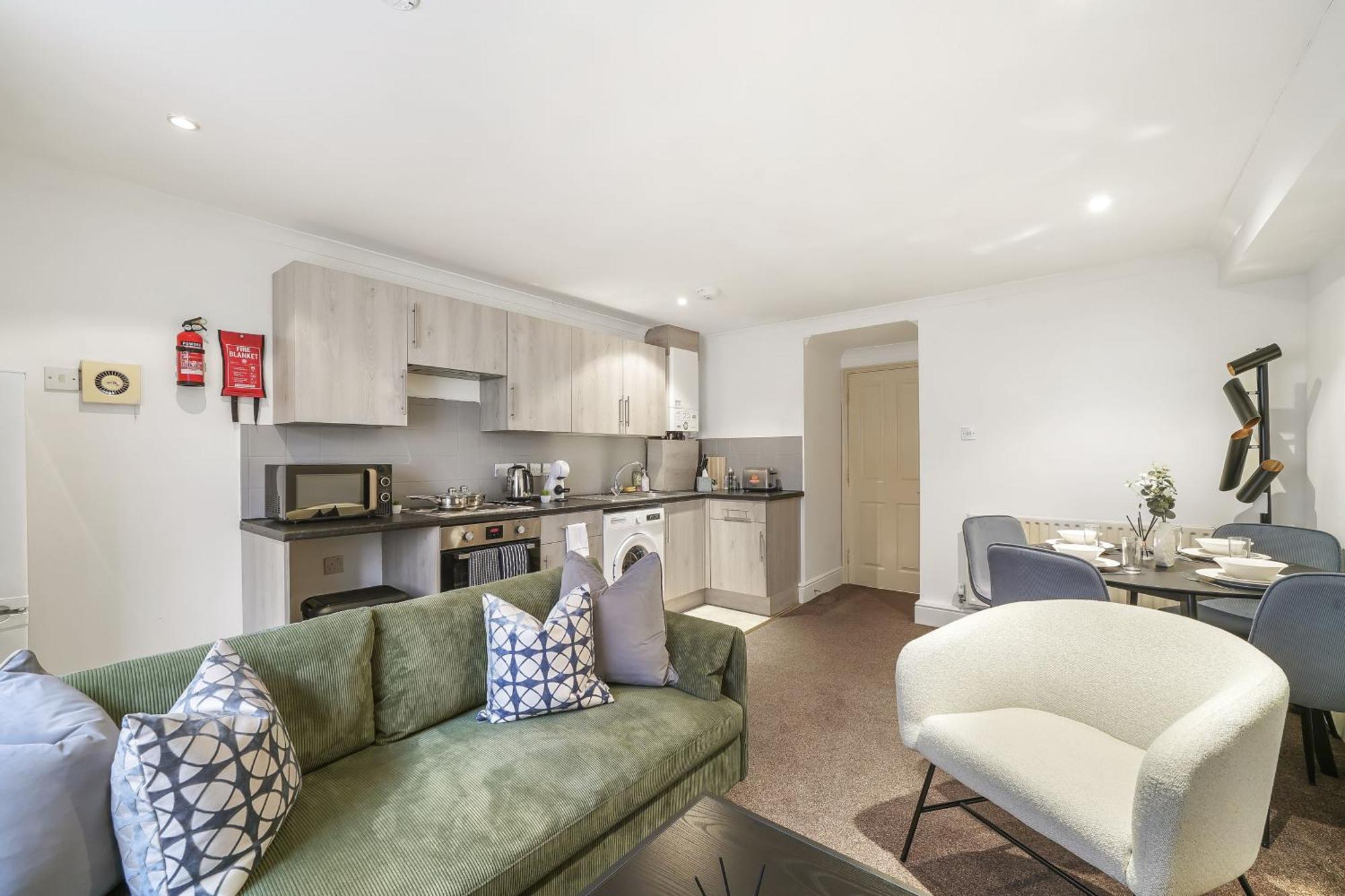 Appartement 1br & 2br Apts By Livestay Short Lets & Serviced With Free Wifi